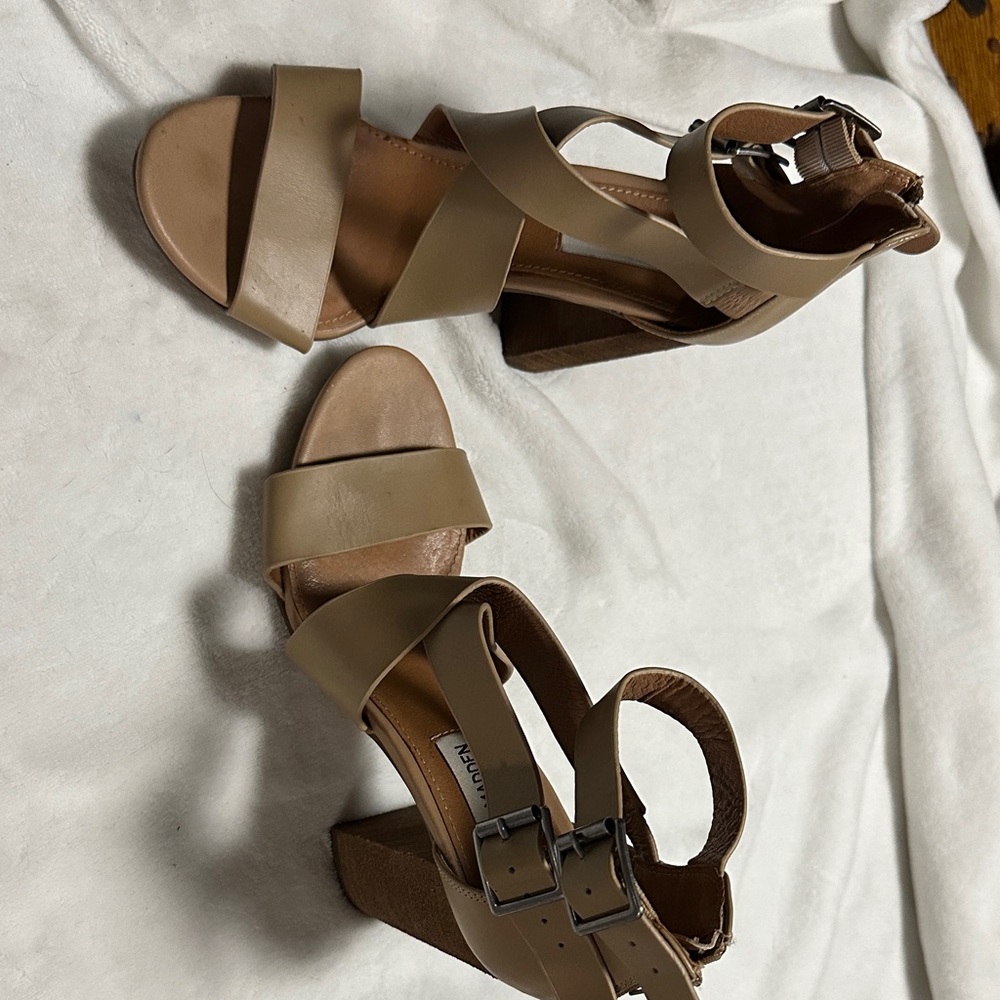 Steve Madden Tan Wedge Sandals